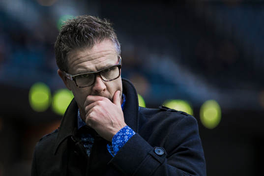 s tränare Rikard Norling innan fotbollsmatchen i