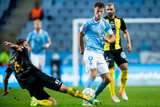 Hammarbys Björn Paulsen och Malmö FFs Markus Rosenberg