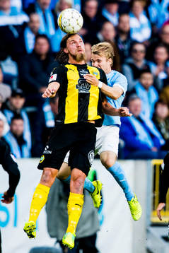 Hammarbys Björn Paulsen och Malmö FFs Oscar Lewicki
