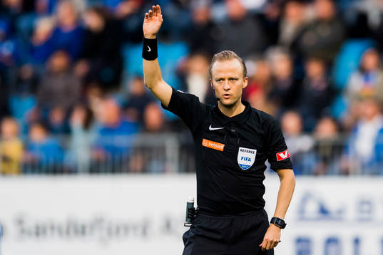 The referee Ola Hobber Nilsen