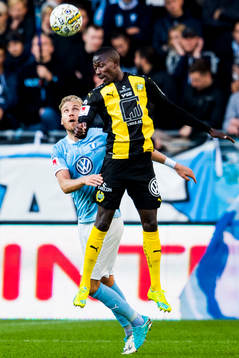 Hammarbys Pa Amat Dibba och Malmö FFs Rasmus Bengtsson