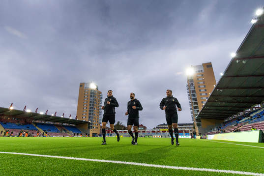 Domare Daniel Wärnmark, Mohammed Al-Hakim och Julian