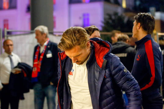 Spelarna fick vänta utanför Olympia som utrymts pga