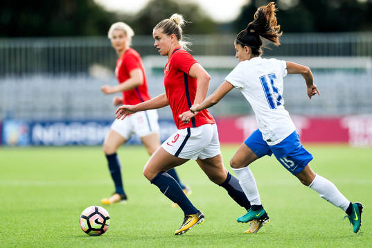 Elise Thorsnes of Norway and Lucia Suikova of Slovakia