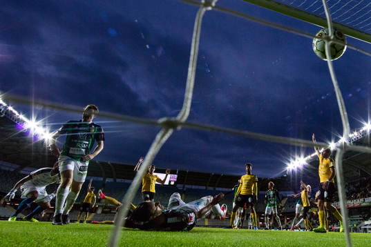 GAIS Luka Mijaljevic skjuter 1-0