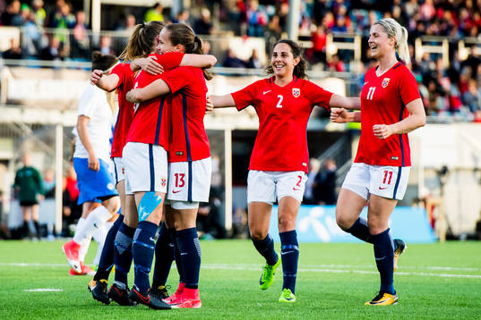 Bläddra bland fler bilder av Football, Women's World Cup Qualifier, Norway - Slovakia