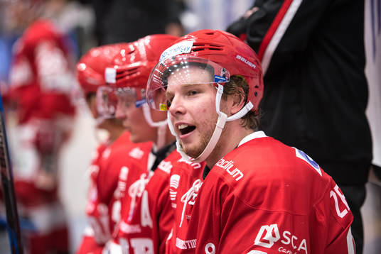 Timrå Lukas Zetterberg jublar