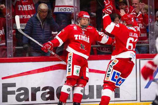 Timrås Filip Hållander jublar