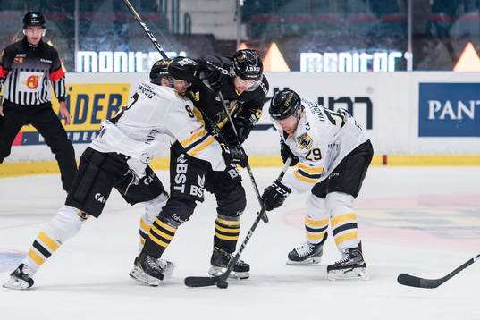 s Victor Ekarv mot Panterns Fredrik Styrman och Sebastian