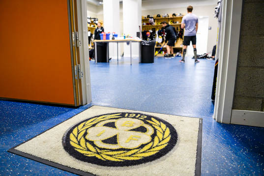 Brynäs omklädningsrum före ishockeymatchen i SHL mellan
