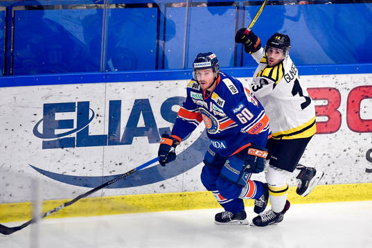 Växjös Erik Josefsson och Brynäs Ryan Gunderson