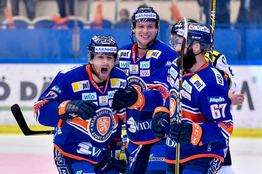 Växjös Arvid Lundberg  jublar