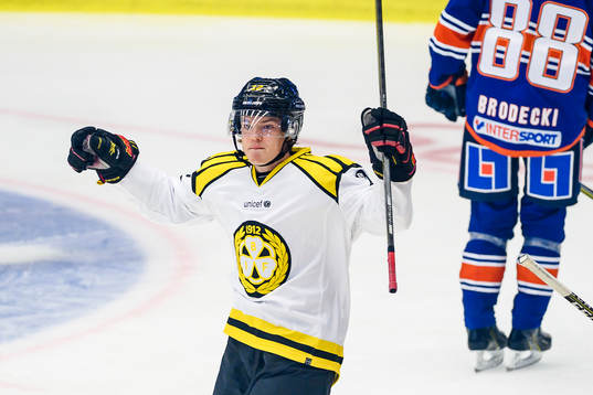 Brynäs Samuel Asklöf jublar