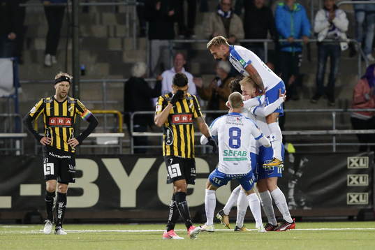 Häckens Rasmus Lindgren och Erik Friberg deppar medan