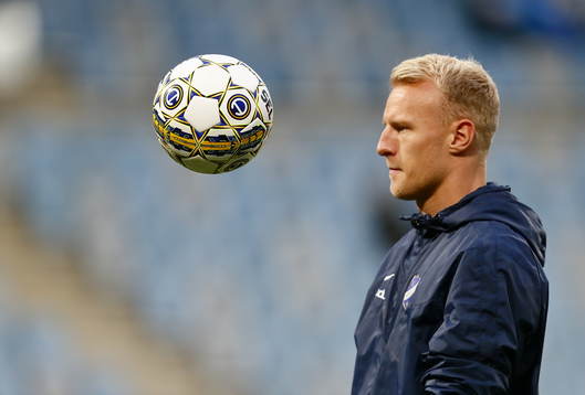 Norrköpings Aslak Falch värmer upp