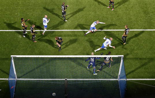 Jubel och depp mål 2-0 av Norrköpings Andreas Johansson