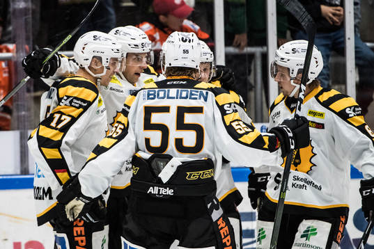 Skellefteås Joakim Lindström jublar