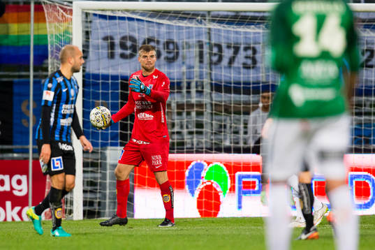Sirius målvakt Lukas Jonsson
