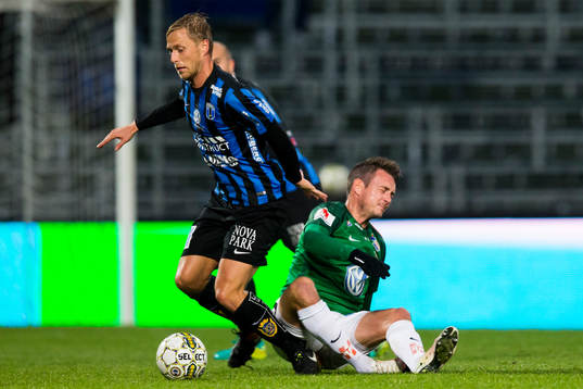 Sirius Christer Gustafsson i duell mot Jönköpings Daryl