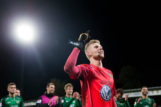 Jönköpings målvakt Anton Cajtoft jublar
