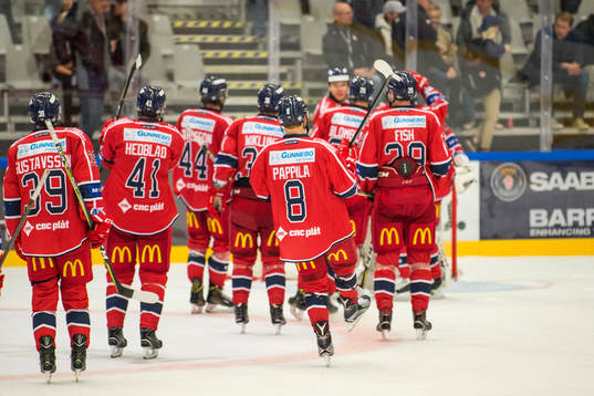 Västerviks spelare jublar