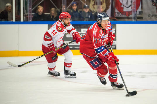 Trojas Tobias Törnqvist och Västerviks Cederholm (med