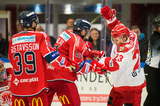 Västerviks Joacim Hedblad i slagsmål med Trojas Jesper