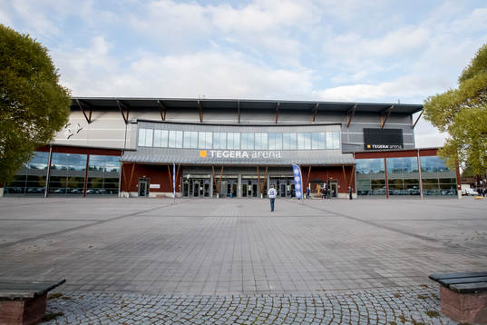 Tegera Arena exteriör innan ishockeymatchen i
