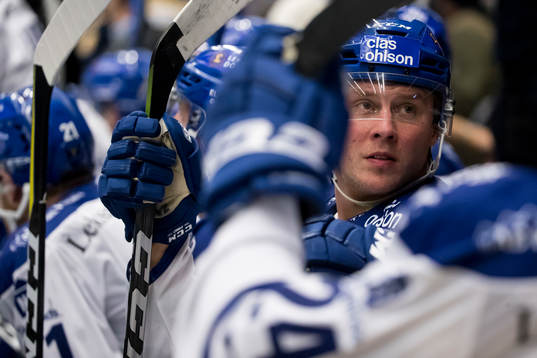 Leksands David Åslin  i ishockeymatchen i