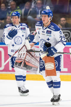 Leksands David Åslin  i ishockeymatchen i