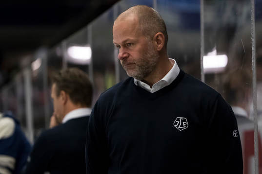 Leksands tränare Markus Åkerblom  i ishockeymatchen i