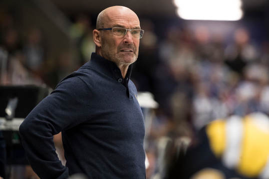 Södertäljes tränare Mats Waltin  i ishockeymatchen i