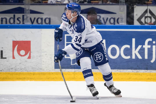 Leksands Olle Alsing  i ishockeymatchen i HockeyAllsvenskan