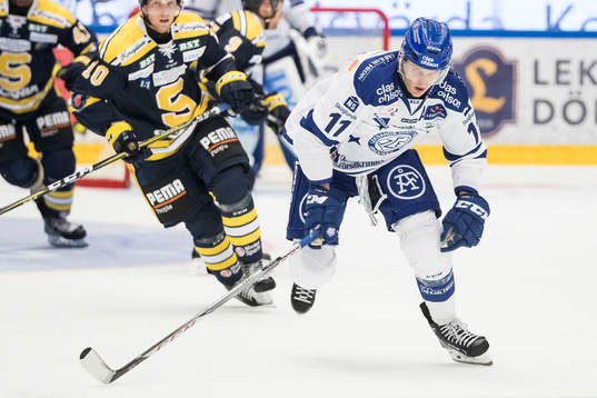 Leksands Martin Karlsson  i ishockeymatchen i