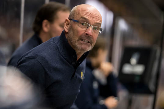 Södertäljes tränare Mats Waltin  i ishockeymatchen i