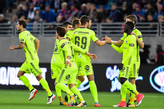 Bläddra bland fler bilder av Football, NM, Vålerenga - Sarpsborg 08