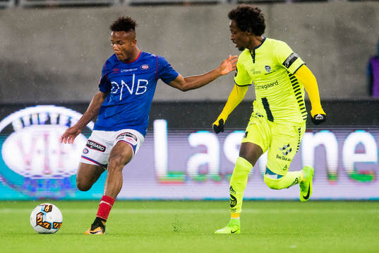 Chidera Ejuke of Vålerenga and Amin Soleiman Askar of