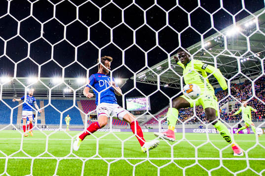 Krepin Diatta of Sarpsborg scores 1-0