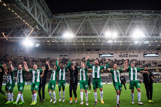 Hammarbys spelare jublar