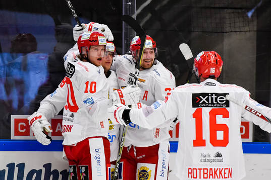 Almtunas Fredrik Forsberg jublar