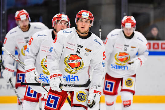 Almtunas Fredrik Forsberg jublar