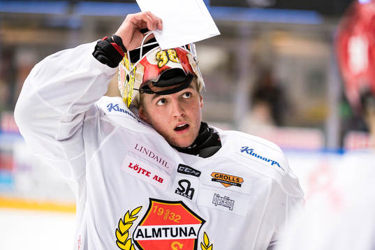 Almtunas målvakt Oscar Fröberg