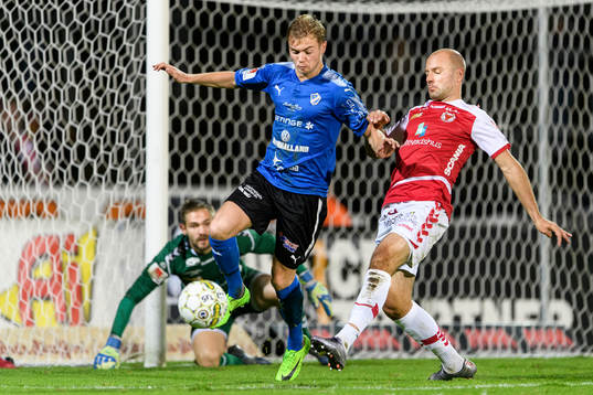 Halmstads Tryggvi Hrafn Haraldsson och Kalmars Stefan