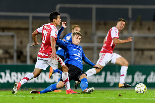 Kalmars Romário Pereira Sipião och Halmstads Marcus