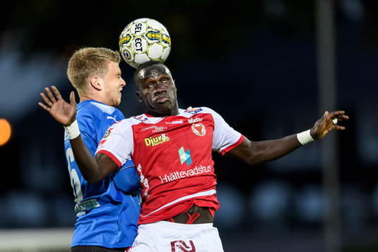 Halmstads Marcus Mathisen och Kalmars Papa Alioune Diouf