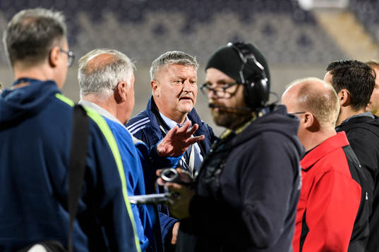Matchdelegater samlade vid ett brandlarm