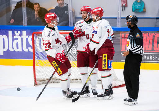 Modos Sam Marklund jublar när han gör 0-3 i öppet mål