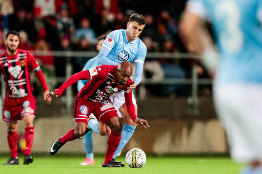 Östersunds Fouad Bachirou och Malmö FFs Alexander