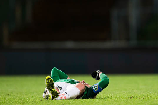 Jönköpings Tommy Thelin har ont