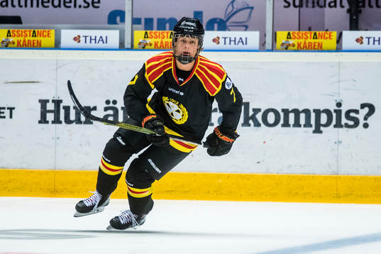 Brynäs Adam Boqvist före ishockeymatchen i SHL mellan